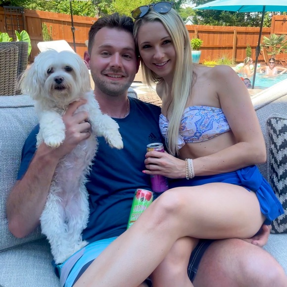 Meet your Posher, Erica - Picture 2 of 3